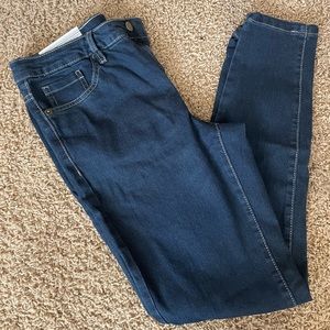 NWT Serra Women’s Jeggings size 10